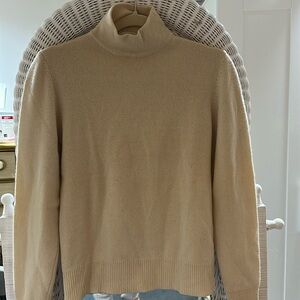 NEIMAN MARCUS Exclusive 💯 % cashmere ivory/cream mock neck sweater size small
